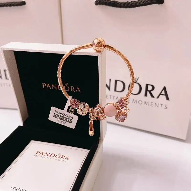 Pandora bracelet 17-21 05yxx90
